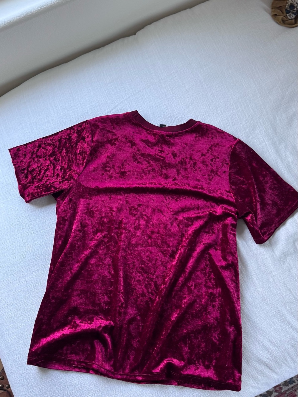 Forever 21 Crushed Velvet ‘Paradise’ Logo Tee - Picture 5 of 5